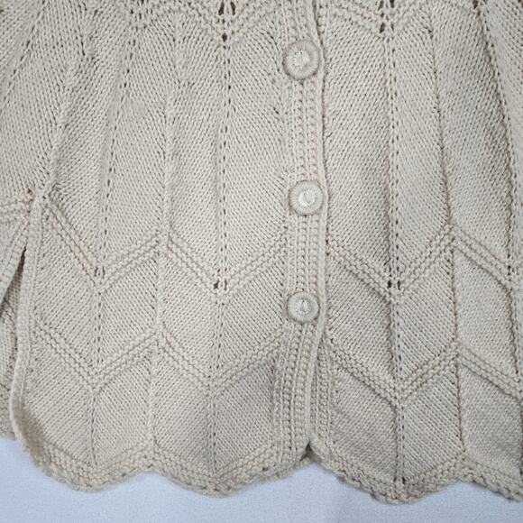 VTG Hand Knitted Cape Poncho Beige Button Front Grandmacore Boho Handmade - Picture 4 of 15
